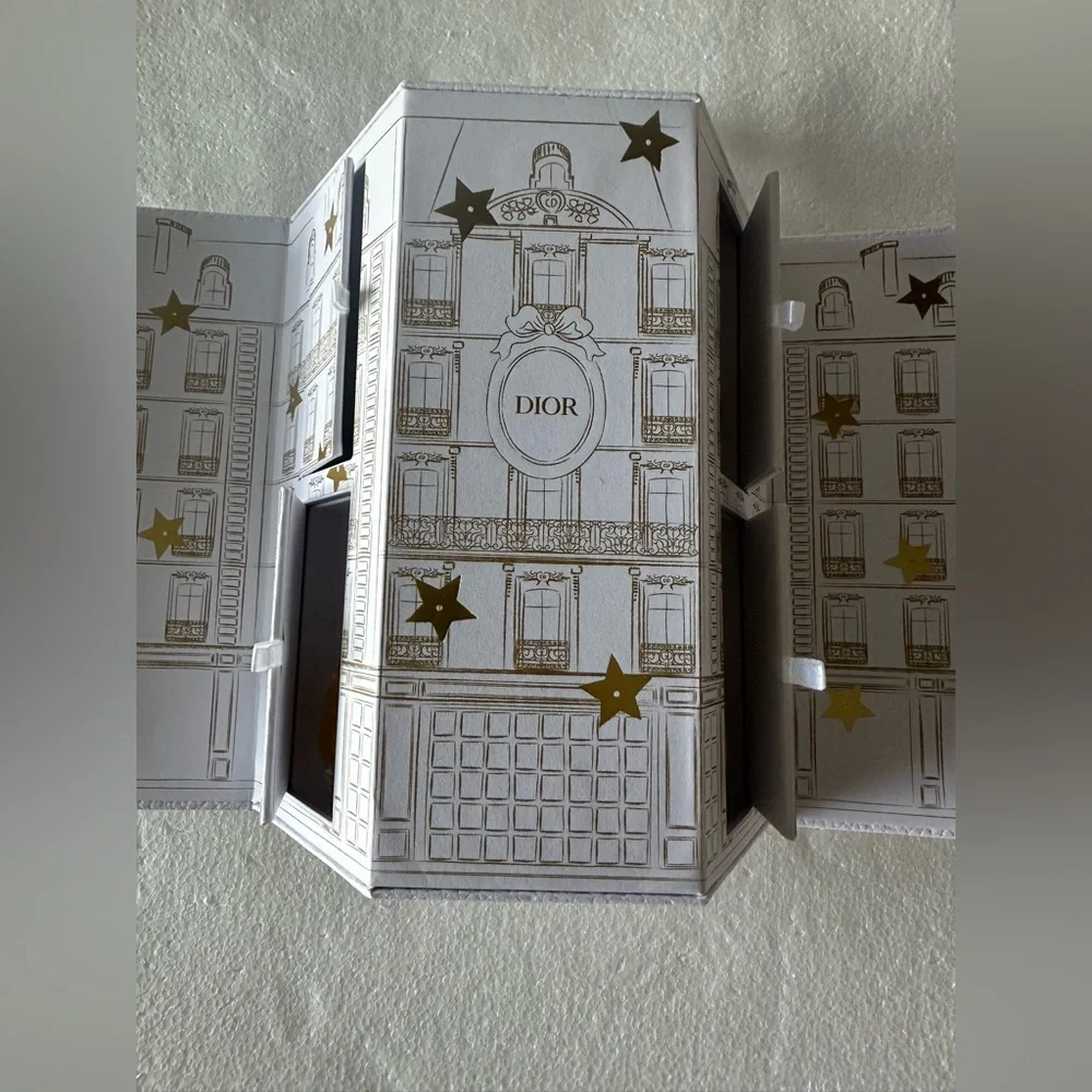 DIOR - Nano‎ Advent Calendar Display with Gold Stars